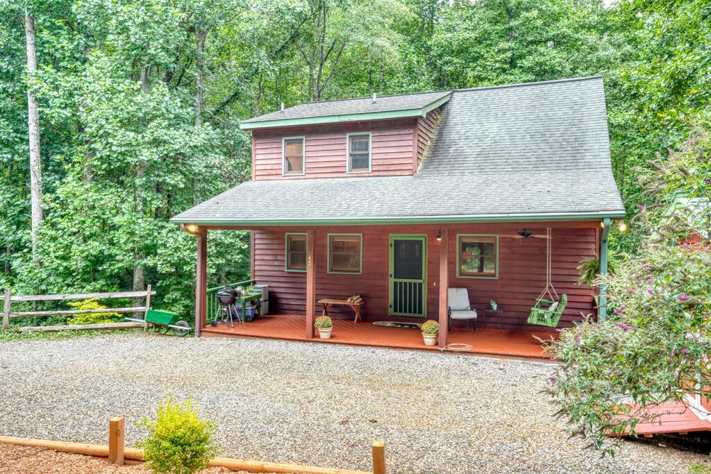 43 Melton Dr. Property Photo 2