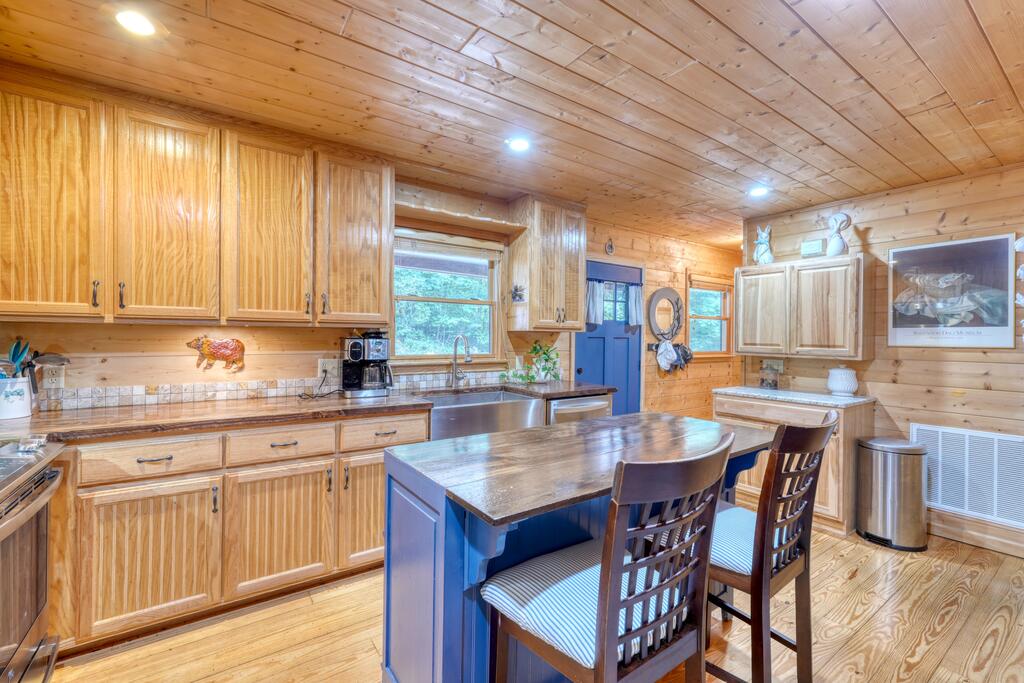 43 Melton Dr. Property Photo 12