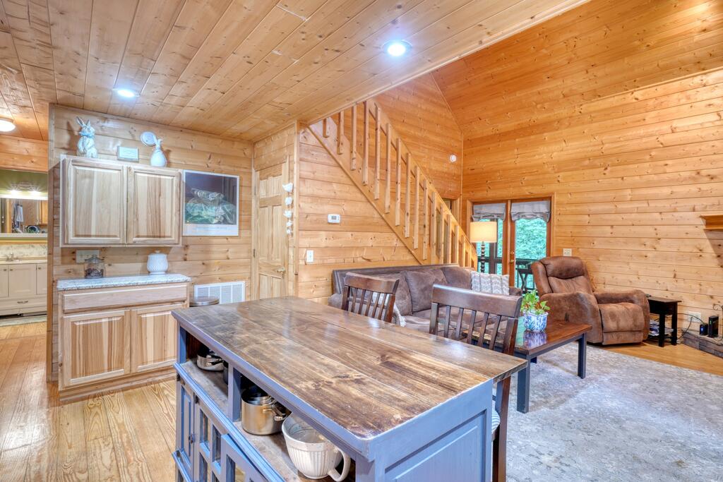 43 Melton Dr. Property Photo 16