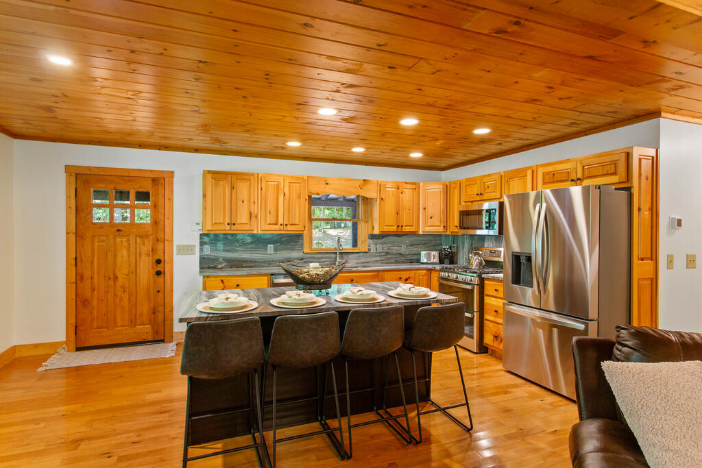 56 Robin Lake Drive Property Photo 7