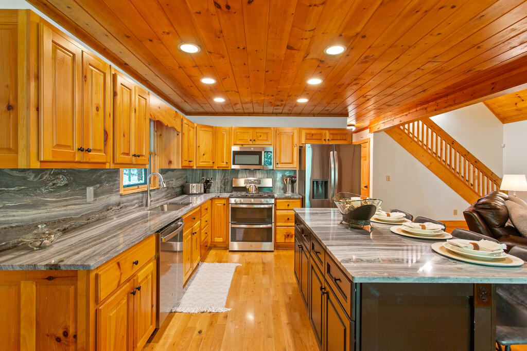 56 Robin Lake Drive Property Photo 8