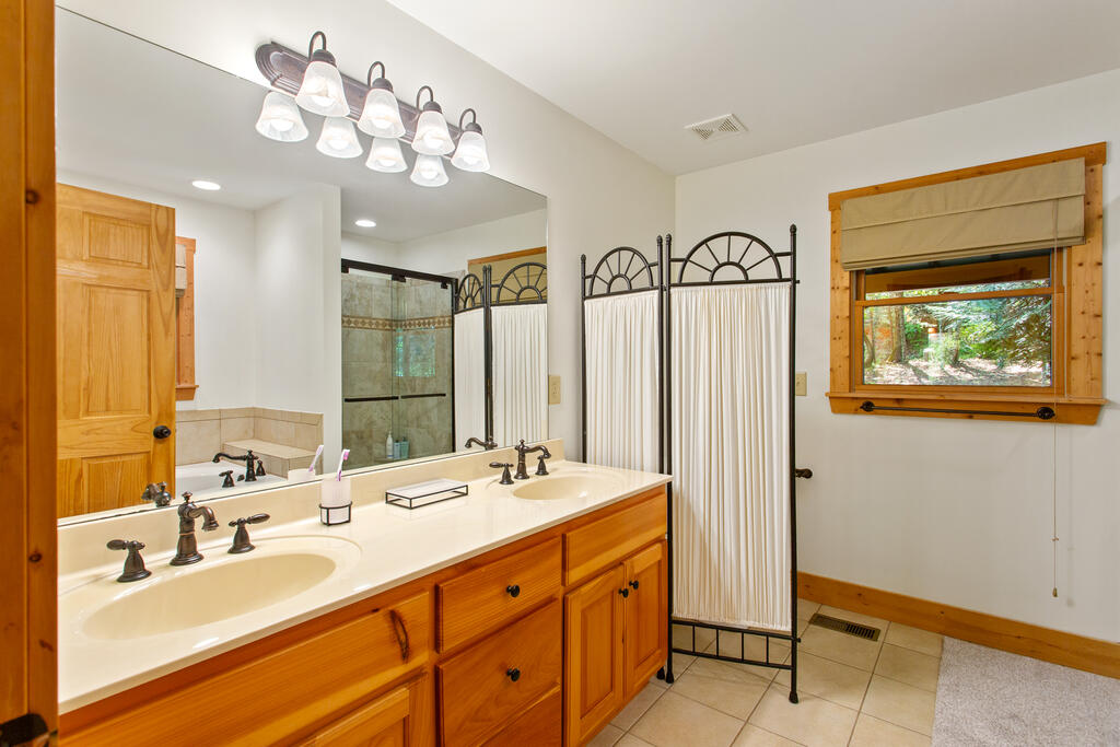56 Robin Lake Drive Property Photo 21
