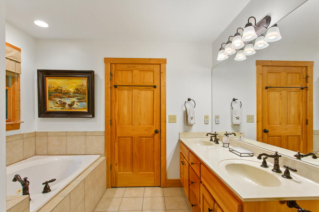 56 Robin Lake Drive Property Photo 22