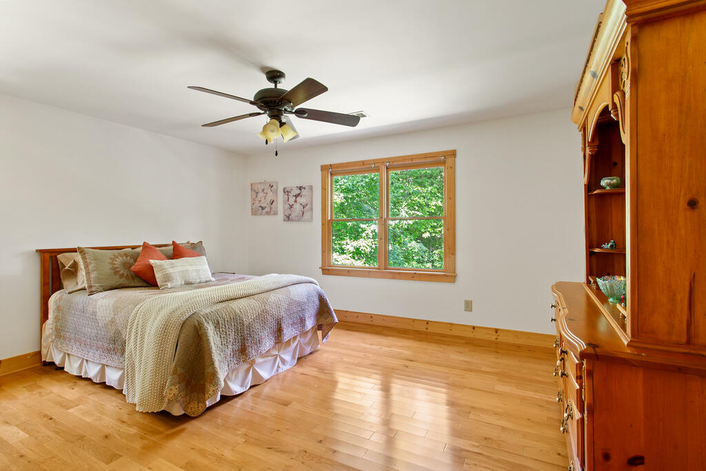 56 Robin Lake Drive Property Photo 28