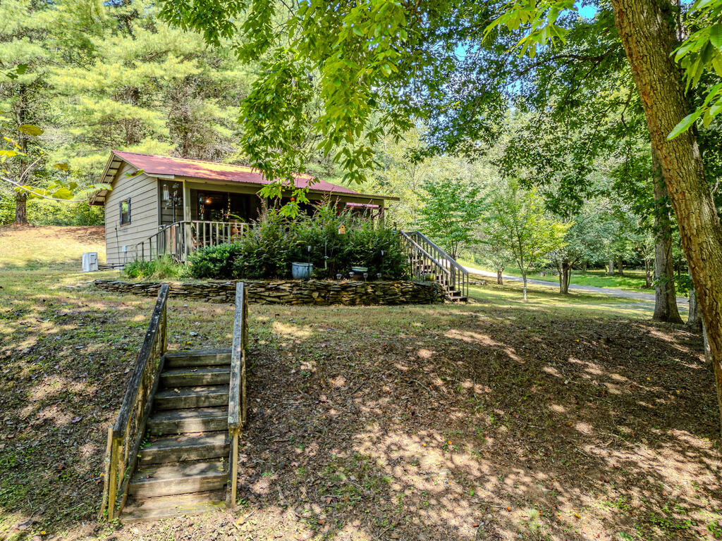 372 Hunter Ridge Property Photo 1
