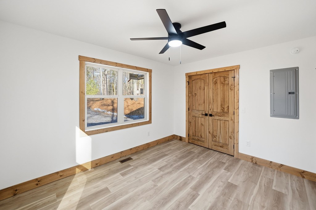 1883 Newport Drive Property Photo 14