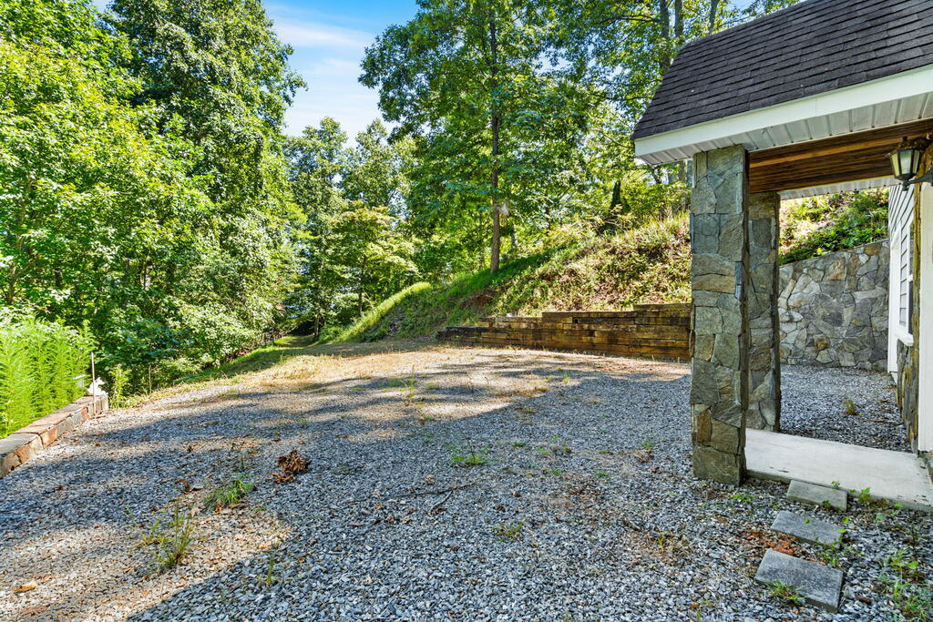 228 Longview Drive Property Photo 29