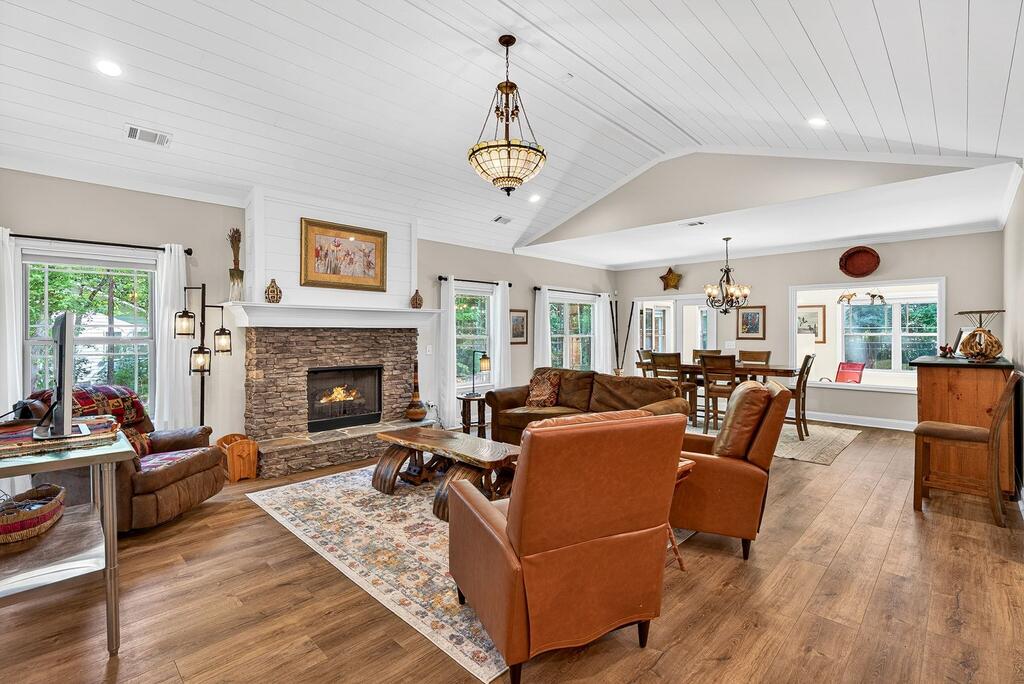 234 Sunset Cove Property Photo 14