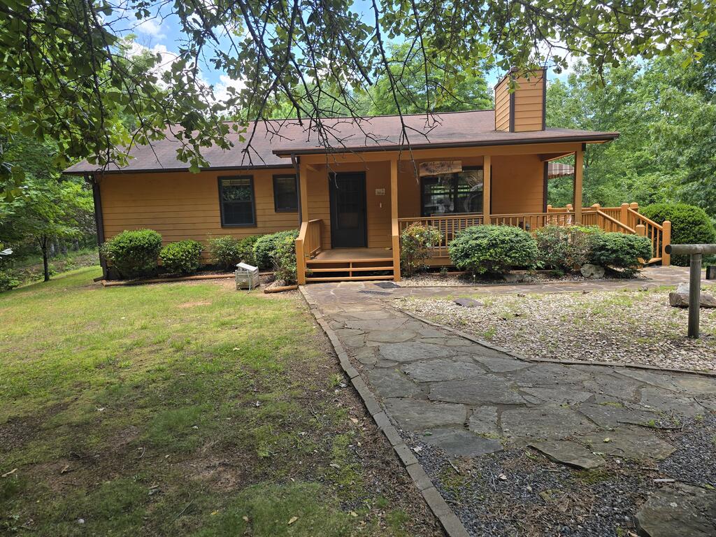 33 Fieldcrest Drive Property Photo 1