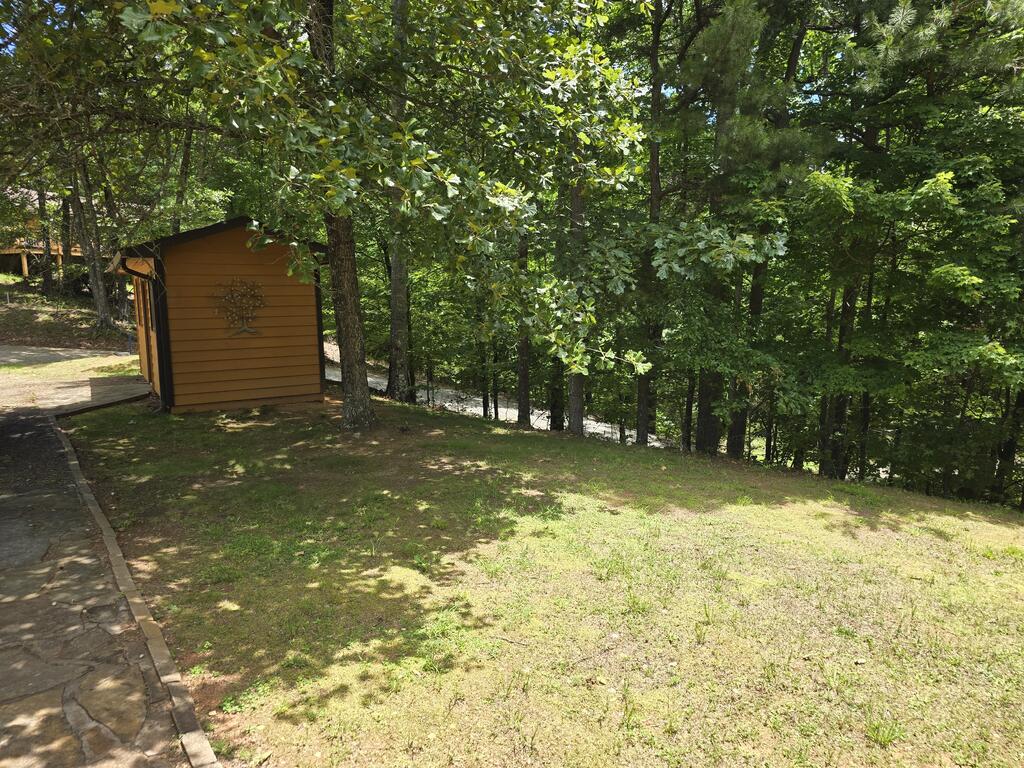33 Fieldcrest Drive Property Photo 6