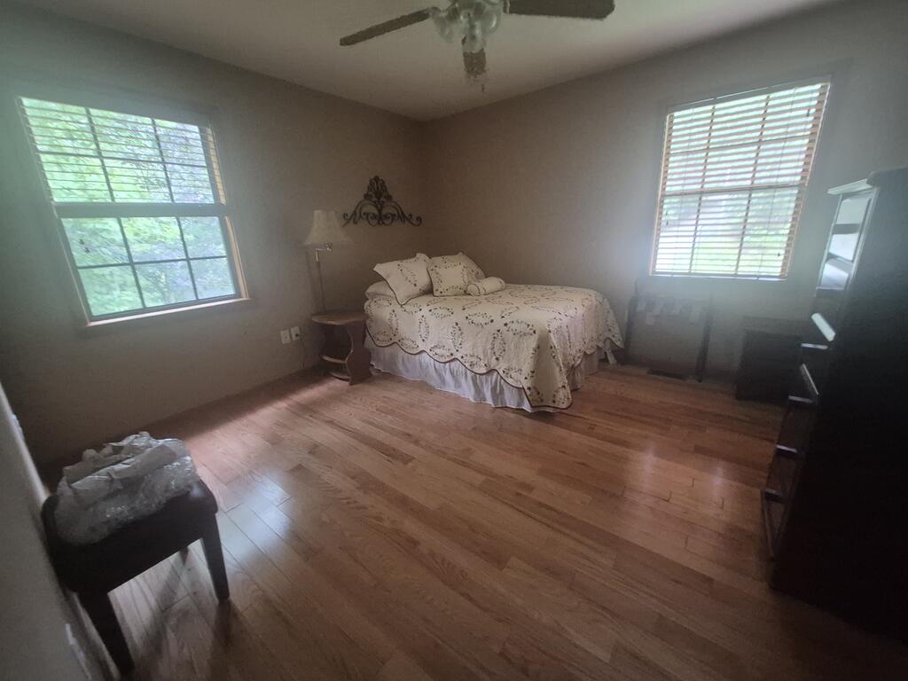 33 Fieldcrest Drive Property Photo 12