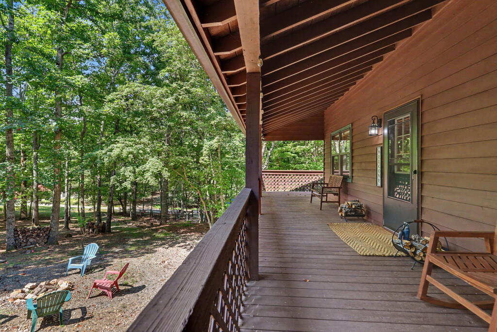 1133 Garrett Circle Property Photo 3