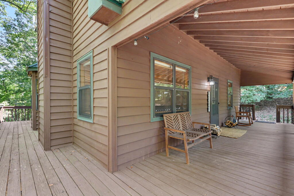 1133 Garrett Circle Property Photo 4