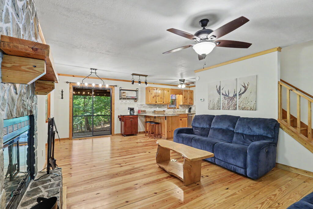 1133 Garrett Circle Property Photo 6
