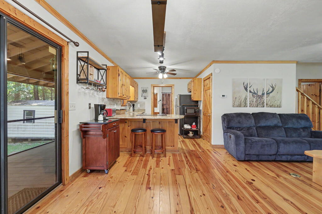 1133 Garrett Circle Property Photo 9