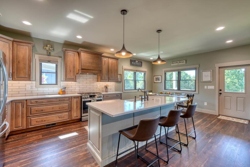 921 Ridge Pointe Way Property Photo 8