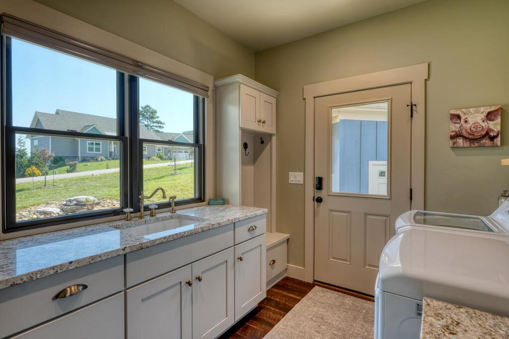 921 Ridge Pointe Way Property Photo 15