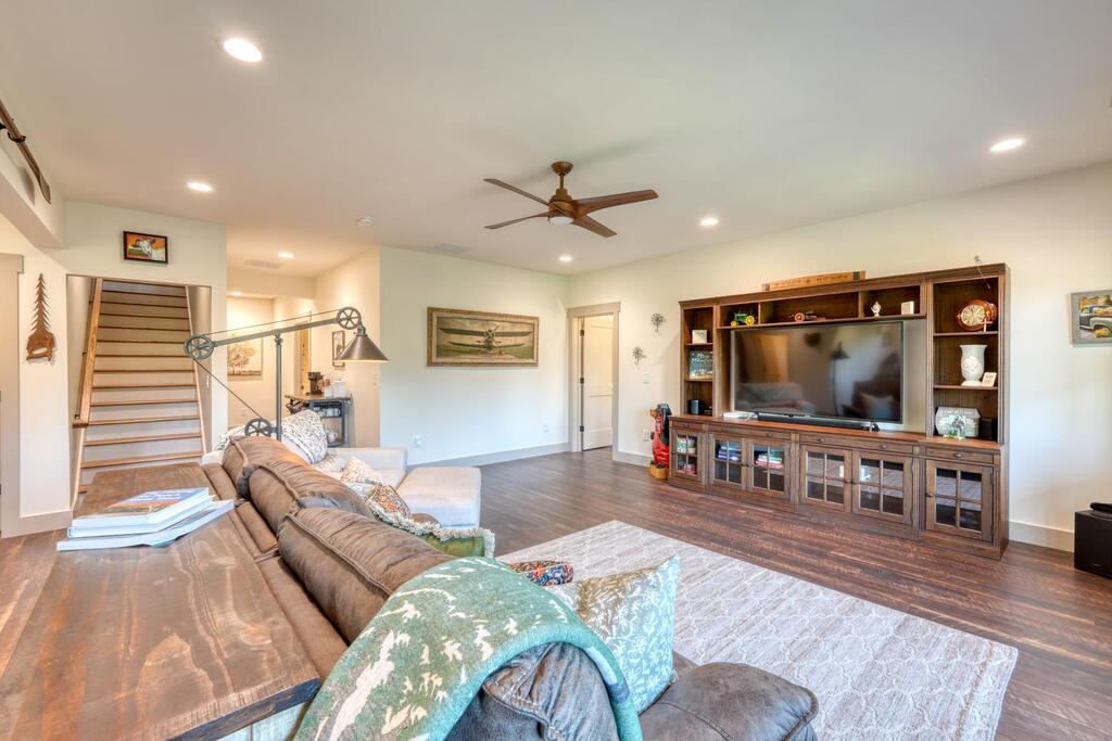 921 Ridge Pointe Way Property Photo 27