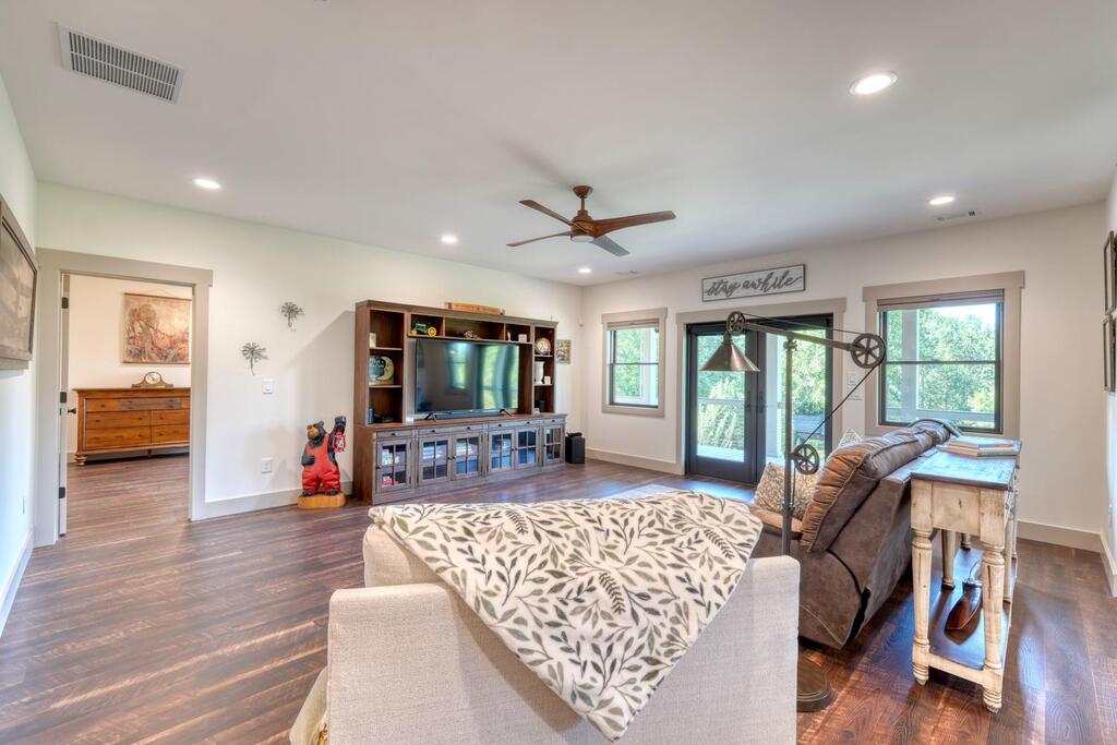 921 Ridge Pointe Way Property Photo 28