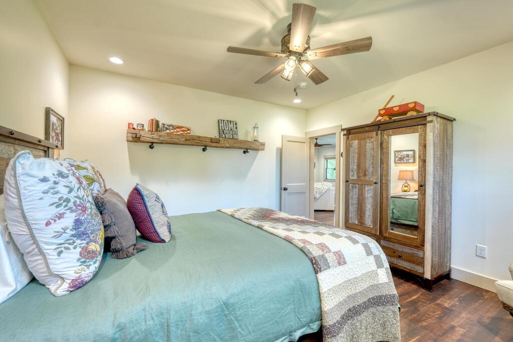 921 Ridge Pointe Way Property Photo 34