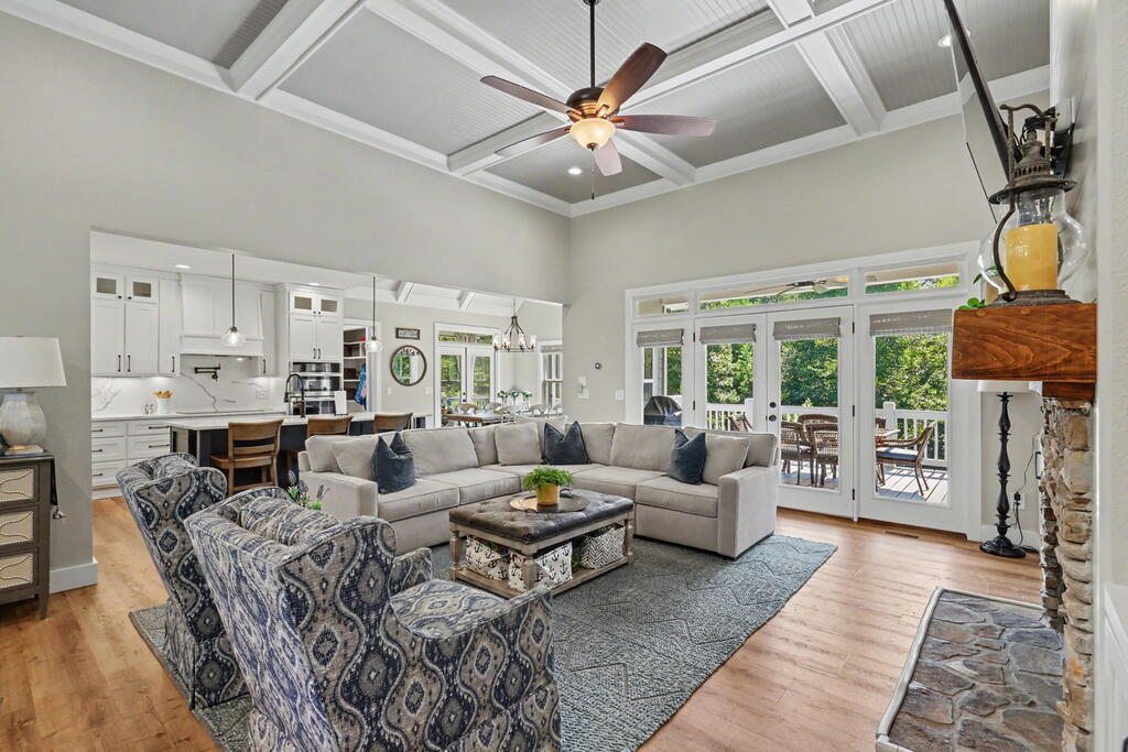 163 Yonah Way Property Photo 8
