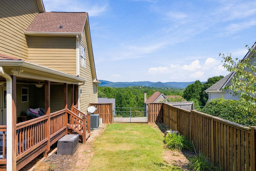 424 Arbor Hills Road N Property Photo 2