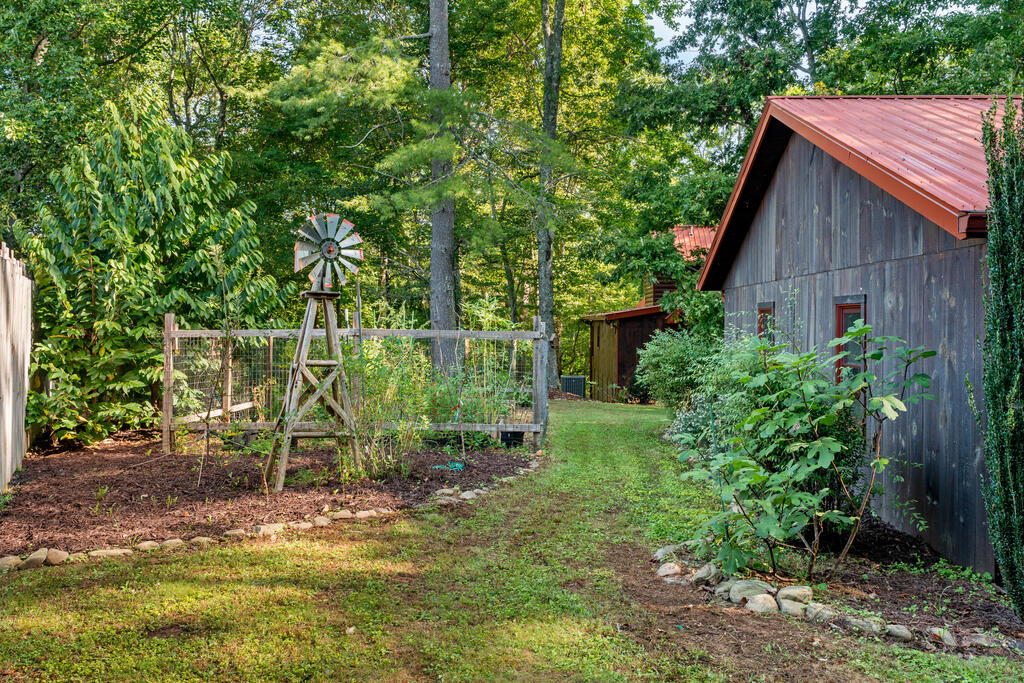 284 Major Ridge Road Property Photo 16
