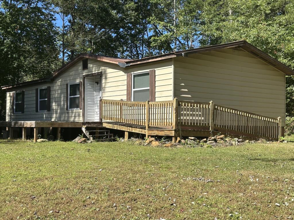 344 Avery Scroggs Road Property Photo 2