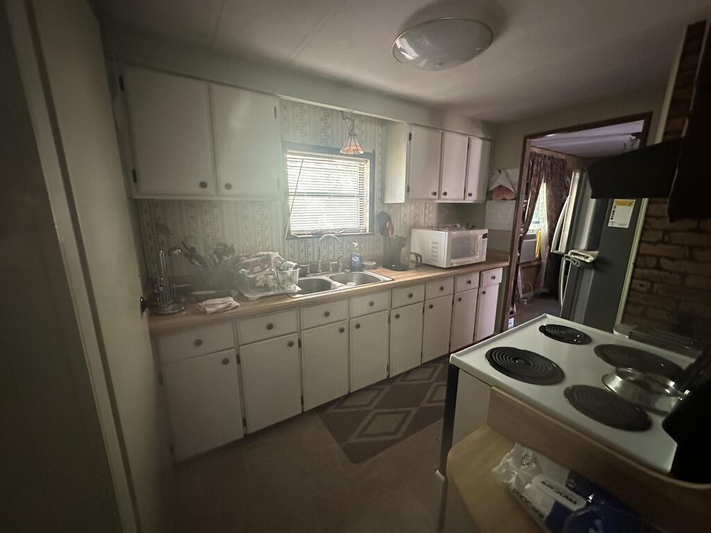 344 Avery Scroggs Road Property Photo 4
