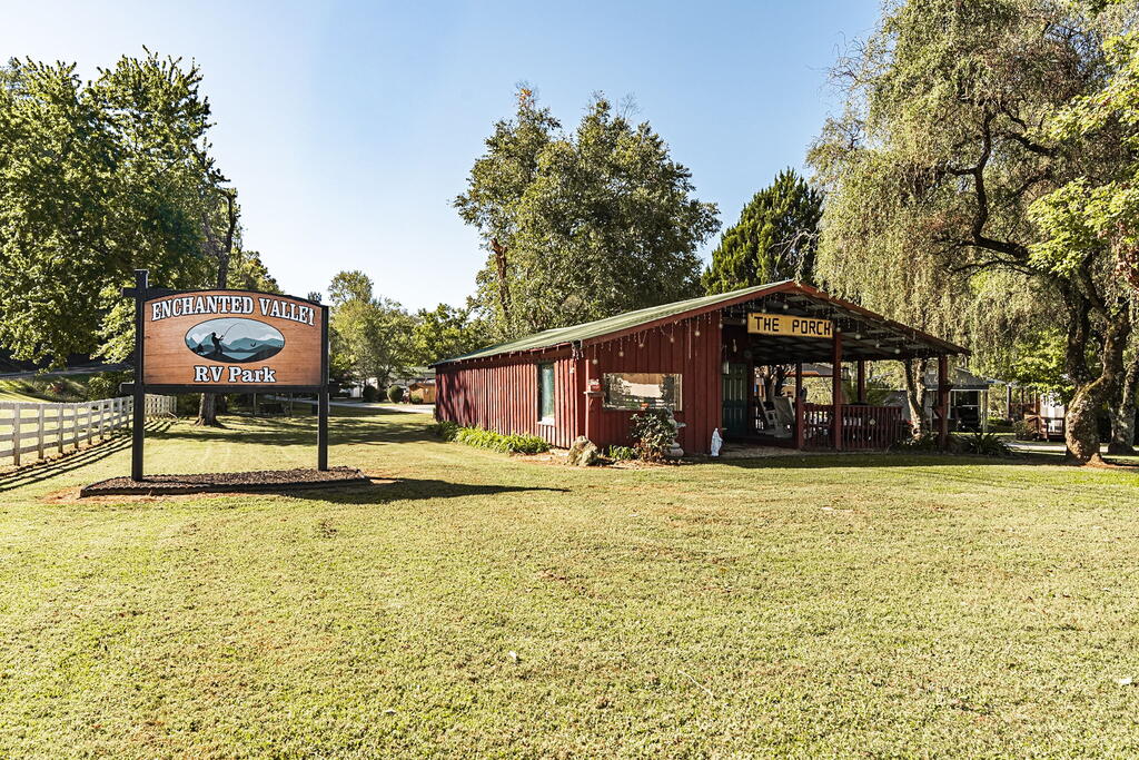 4184 River Bank Run Property Photo 2