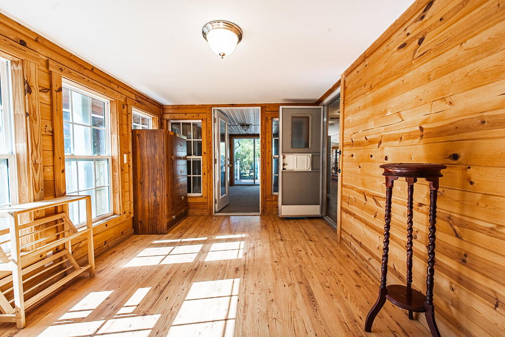 4184 River Bank Run Property Photo 7