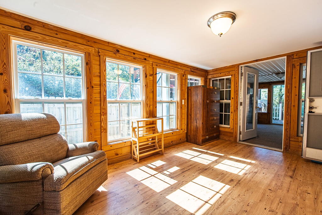 4184 River Bank Run Property Photo 8
