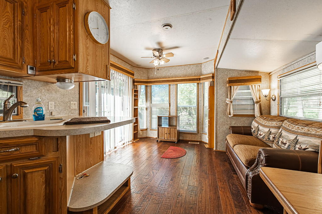 4184 River Bank Run Property Photo 12