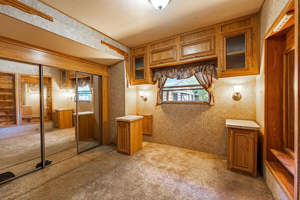 4184 River Bank Run Property Photo 13