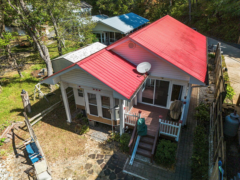 4184 River Bank Run Property Photo 17