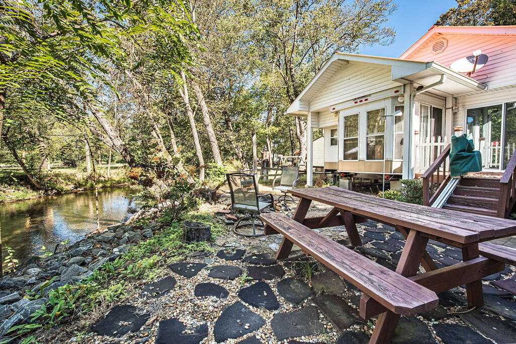 4184 River Bank Run Property Photo 18