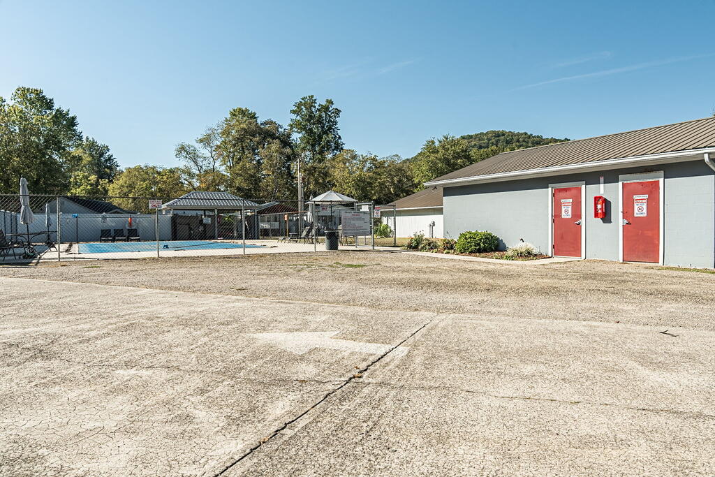 4184 River Bank Run Property Photo 23