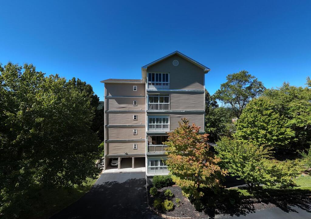 121 River Street Property Photo 4