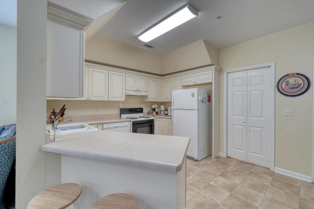 121 River Street Property Photo 16