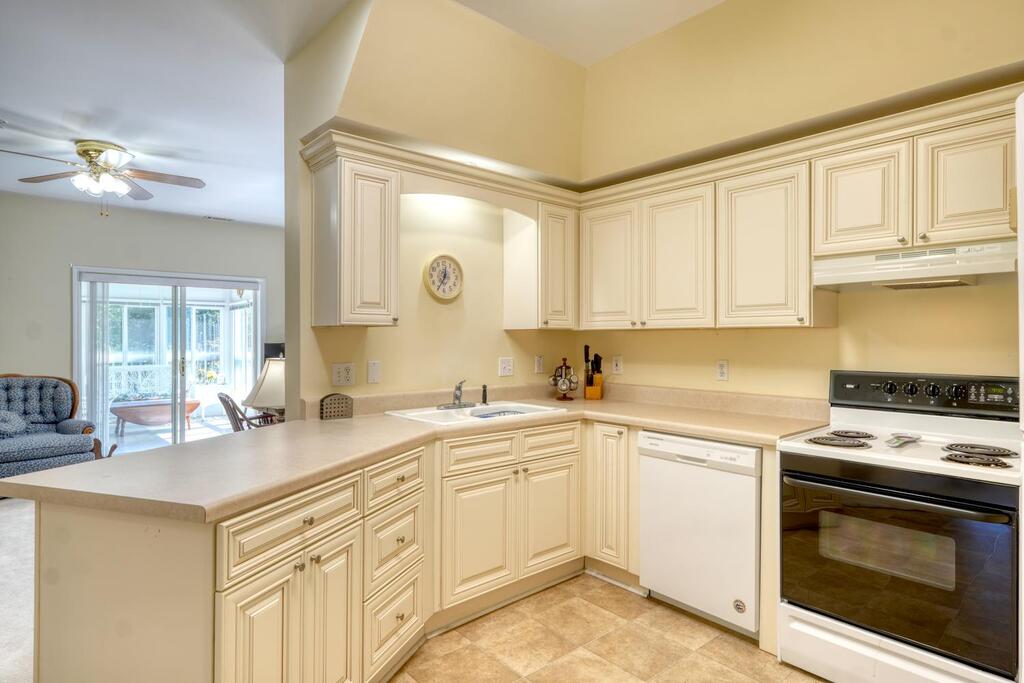 121 River Street Property Photo 18