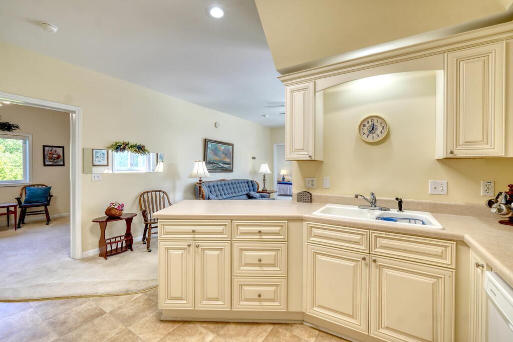 121 River Street Property Photo 19