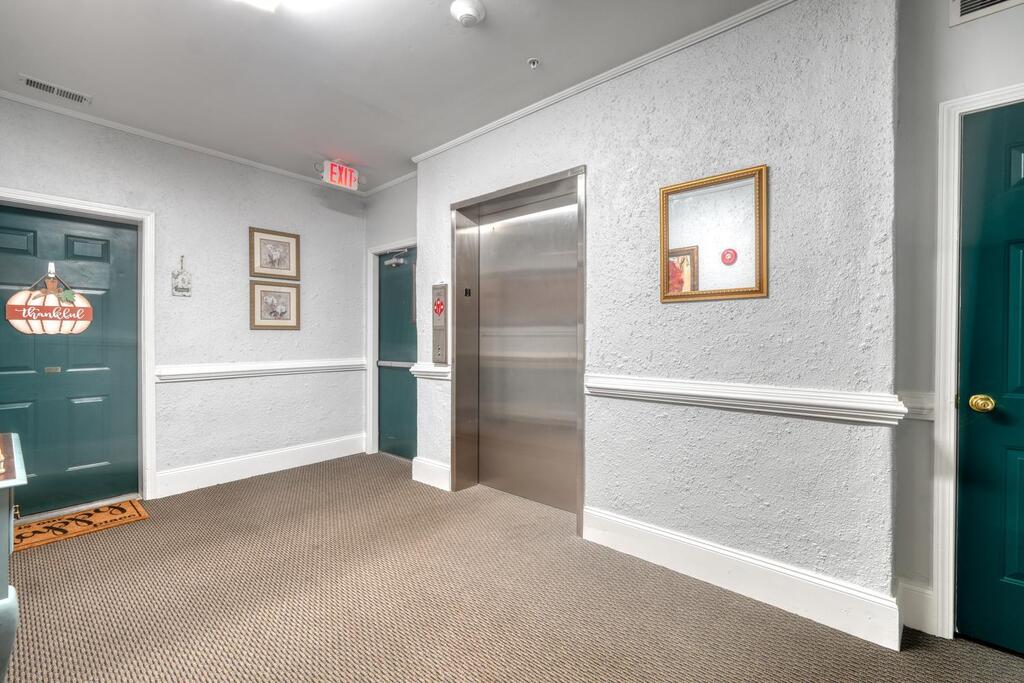 121 River Street Property Photo 27