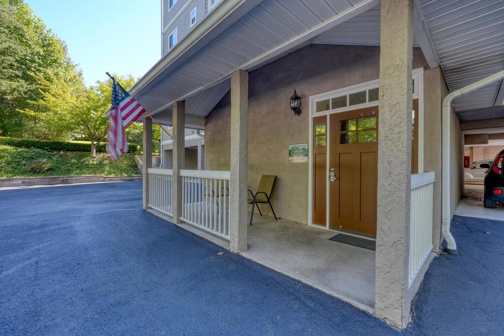 121 River Street Property Photo 31
