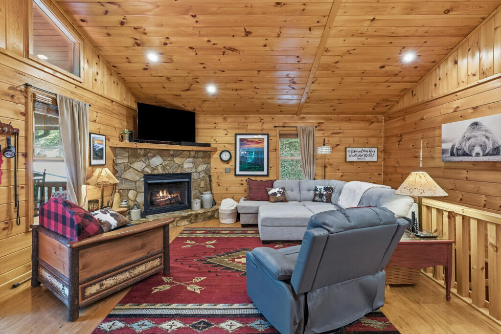 327 Eagles Nest Lane Property Photo 3