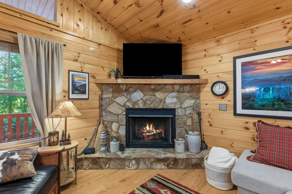 327 Eagles Nest Lane Property Photo 4