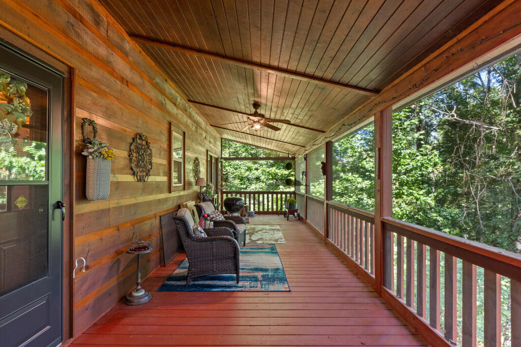 327 Eagles Nest Lane Property Photo 6