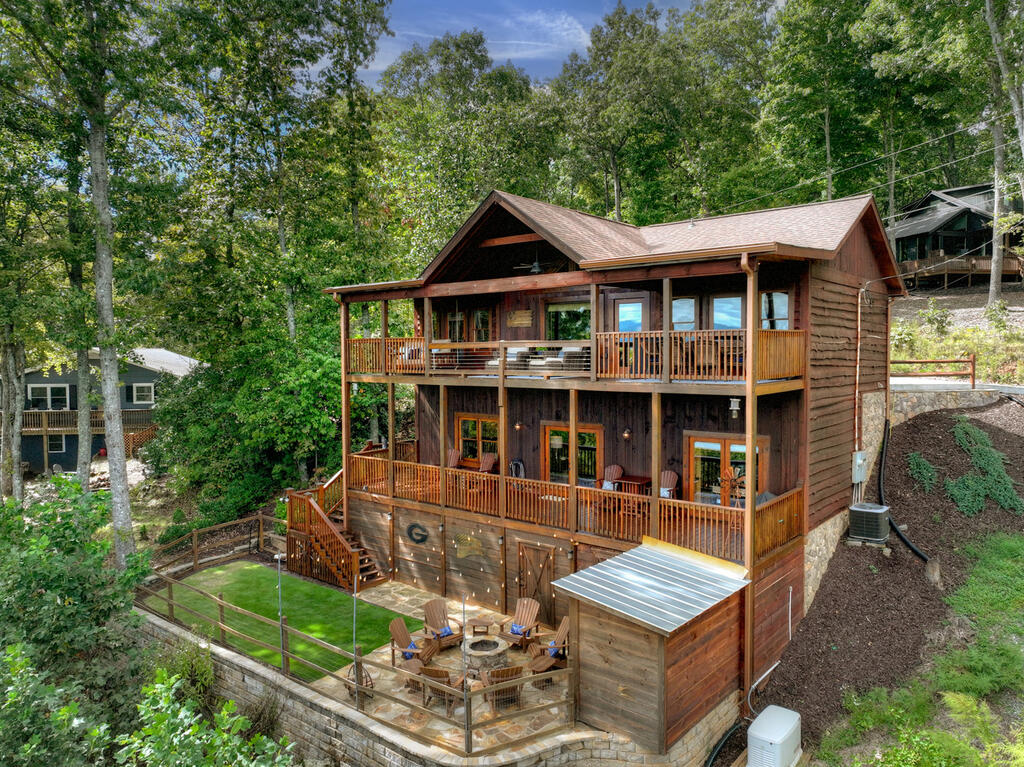 411 Highland Circle Property Photo 1