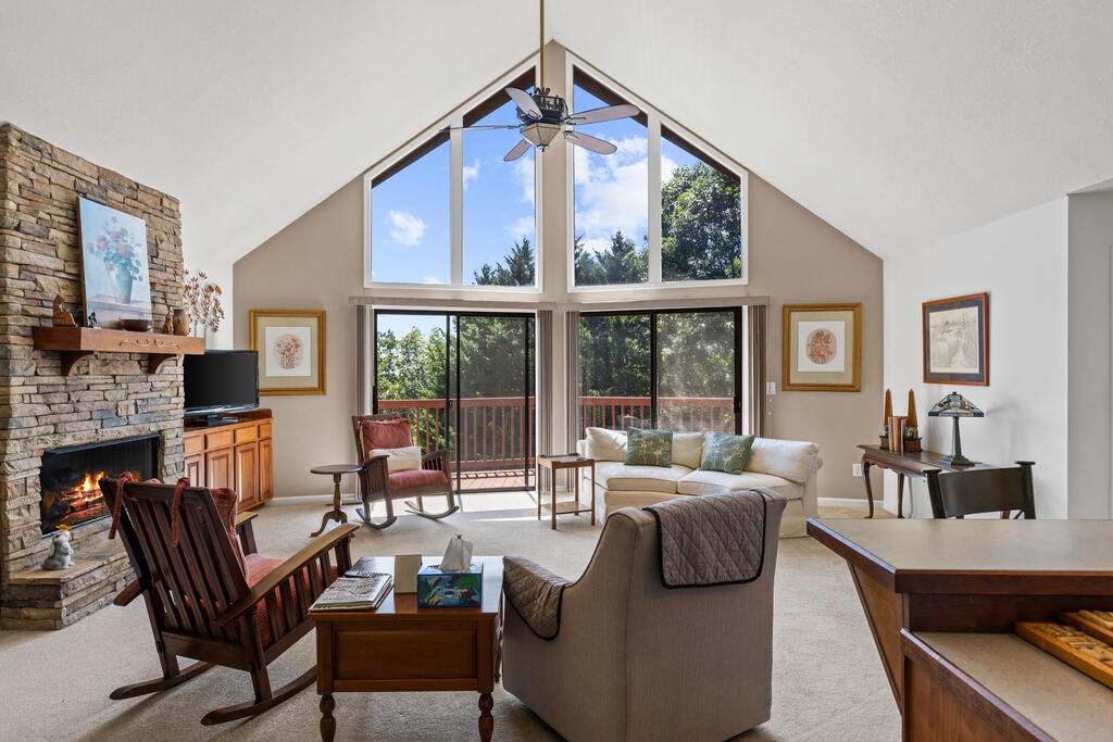 567 Mountain Top Road Property Photo 8