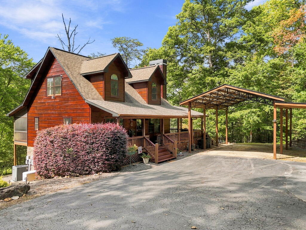 218 Kings Farm Road Property Photo 3