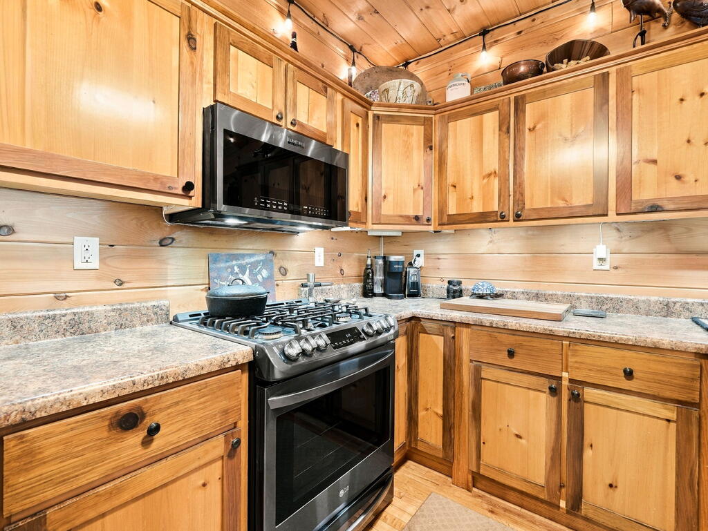 218 Kings Farm Road Property Photo 17